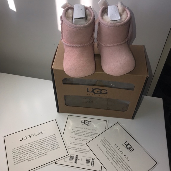 Baby Authentic girl Infant UGGs boots Light Pink, size 0/1 (0-6 months) - Picture 8 of 8